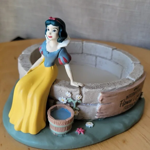 NWT Disney Parks 2023 Epcot Flower Garden Festival Snow White Succulent Planter - Picture 2 of 16